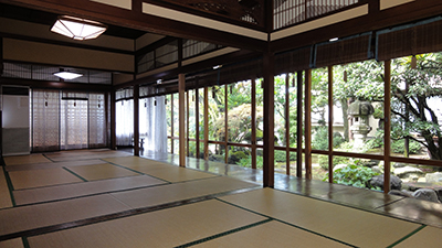 Watch Owara bon dance in a tatami room / お座敷でのおわら踊り　fee required 有料 ※reservation required 要予約